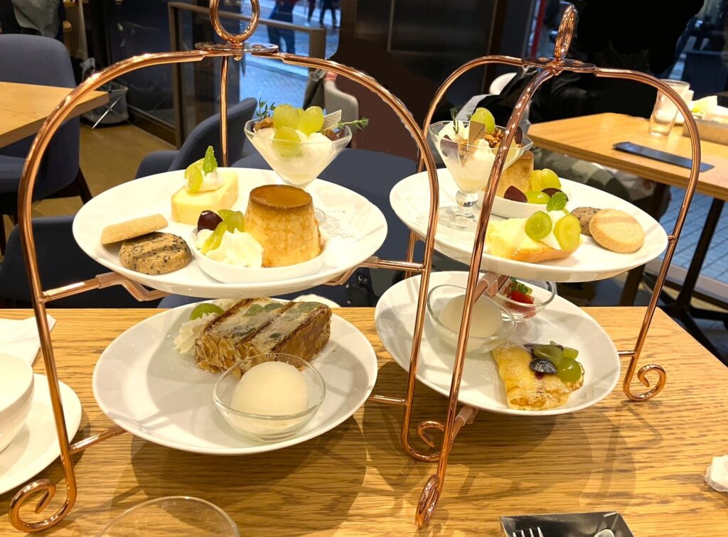 アフタヌーンティの全容|キハチのシャインマスカットアフタヌーンティ