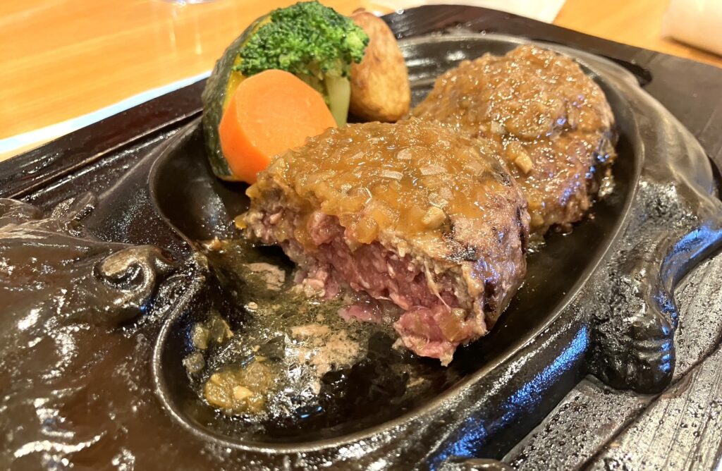 断面｜さわやかハンバーグ御殿場アウトレット店